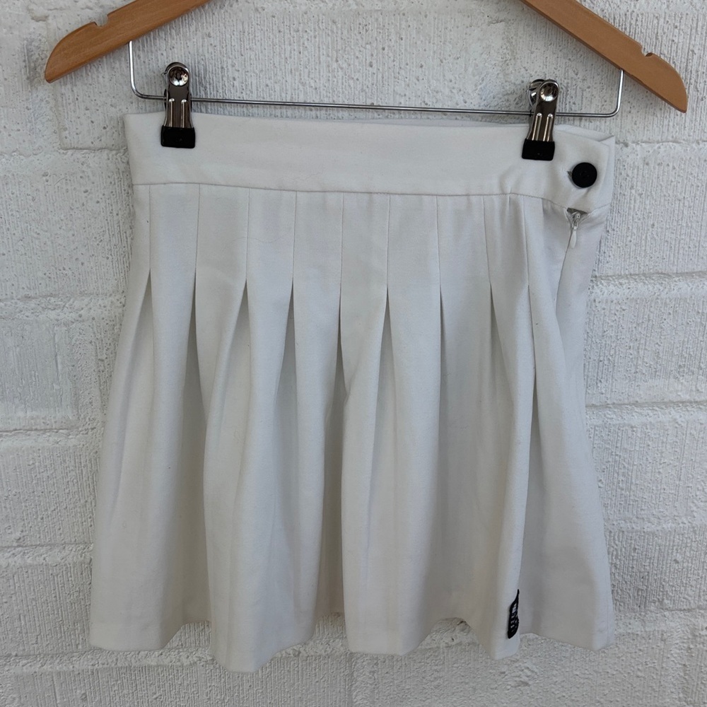 Bershka Pleated Off-White Mini Skirt sz M